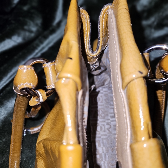 Salvatore Ferragamo Tan Leather Satchel with Structured Design - Picture 6 of 7